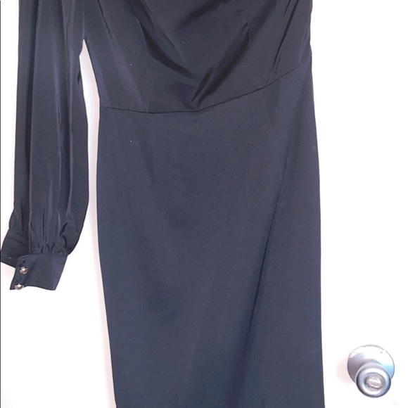 One sleeve sleek small black dress - Picture 3 of 3